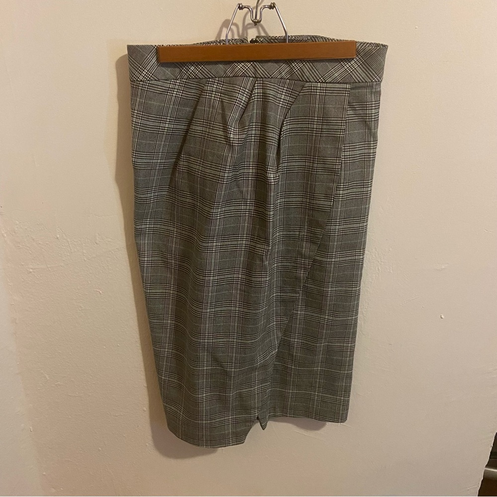 Tailored Gray Plaid Pencil Skirt - Classic Women's Workwear